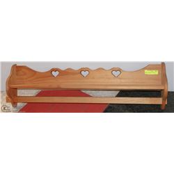 WOOD HEART SHAPE DESIGN TOWEL RACK