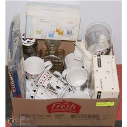 BOX OF POKER DESIGNED DISHES & TABLE CLOTH.