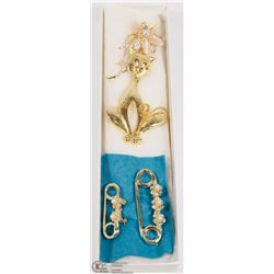 SET OF 4 VINTAGE BROOCHES.