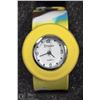 Image 1 : 56) YELLOW/MULTI-COLOR 'SNAP STRAP' FASHION WATCH