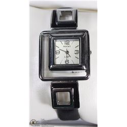 37) ROCKY SQUARE OFFSET FACE FASHION WATCH