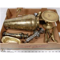 ESTATE BOX OF ASSORTED BRASS, SOME ETCHED