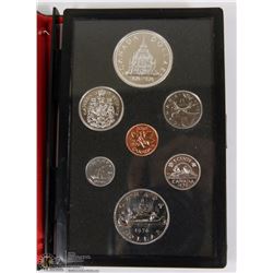 1976 DOUBLE DOLLAR SET , ONLY 1