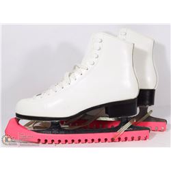 FIGURE SKATES
