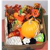 Image 1 : BOX W/HALLOWEEN DECOR - WALL PLAQUE,