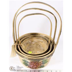 BUNDLE OF 3 WOOD PAINTED STYLE BASKETS