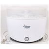 Image 1 : BABY BOTTLE STERILIZER.