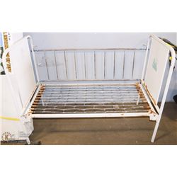ANTIQUE CRIB BENCH WITH BOTTOM BOX SPRING