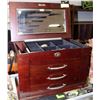 Image 1 : LARGE ESTATE JEWELLERY BOX WITH CONTENTS