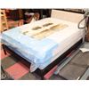 Image 1 : SHOWHOME ESPRESSO WOOD W/ FABRIC INSERT QUEEN BED