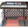 Image 1 : YAMAHA KEYBOARD WITH STAND