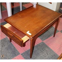 WOOD LANE END TABLE WITH DRAWER