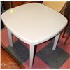 Image 1 : PLASTIC PATIO TABLE