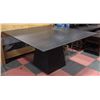 Image 2 : BLACK SQUARE PEDESTAL TABLE