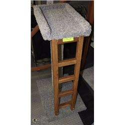 2 TIERED CAT TREE WITH LADDER
