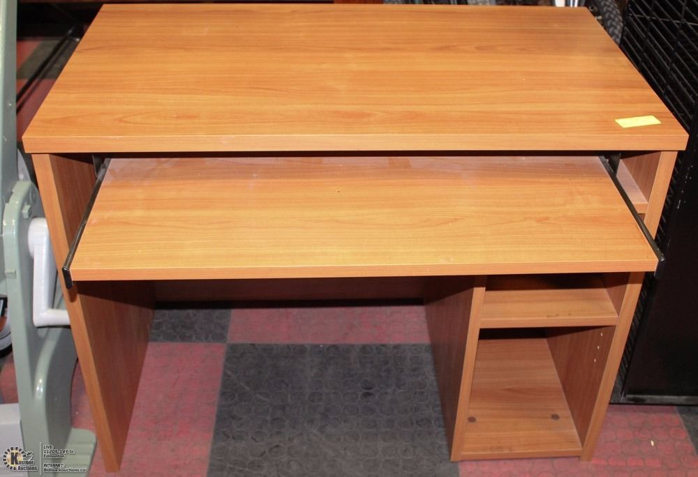 WOOD DESK W/ROLLOUT KEYBOARD TRAY