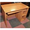 Image 2 : WOOD DESK W/ROLL-OUT KEYBOARD TRAY