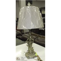 VINTAGE 1960S BRASS TABLE LAMP.