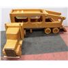 Image 2 : 24" WOOD CRAFT TRUCK.