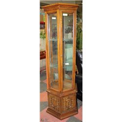 GLASS & WOOD SHOWCASE 5'10X20".