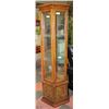 Image 1 : GLASS & WOOD SHOWCASE 5'10X20".