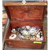 Image 1 : ESTATE CHEST OF JEWELLERY