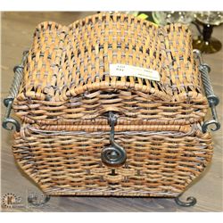 SMALL WICKER CHEST