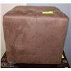 Image 1 : NEW HOMETRENDS CUBE OTTOMAN