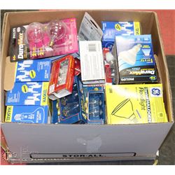 BOX OF LIGHT BULBS