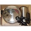 Image 1 : PRESTO PRESSURE COOKER WITH TEA KETTLE