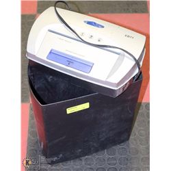 CD 71 PAPER SHREDDER