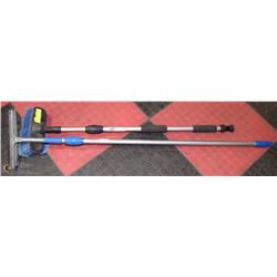 CARWASH BRUSH AND SQUEEGEE