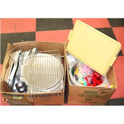 LOT WITH 2 BOXES WITH DIFFERENT SHAPED CAKE PANS,