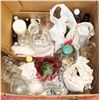 Image 1 : #28) LOT OF VINTAGE ESTATE ITEMS INCL VASES, JARS,
