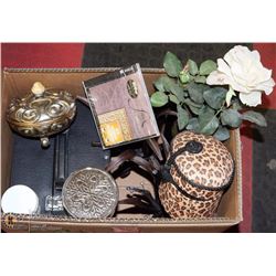 BOX WITH LARGE MAKE UP/JEWELLERY CASE, CANDLE