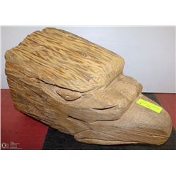 LARGE SOLID WOOD EAGLE HEAD SCULPTURE