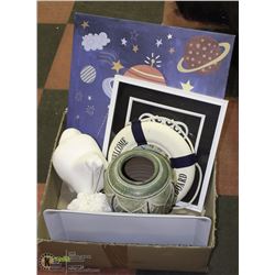LARGE BOX WITH SHOWHOME DECOR INCL. PICTURES,