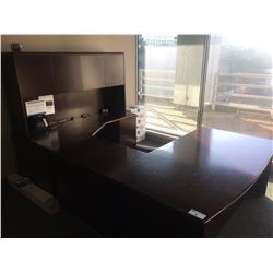 MAHOGANY U-SHAPED EXECUTIVE OFFICE SUITE WITH DESK,CREDENZA, BRIDGE AND HUTCH