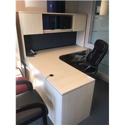 MAPLE CORNER DESK WITH HUTCH
