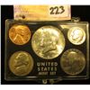 Image 1 : 1967 P U.S.Year Set with 40% Silver Half-Dollar in a Snap tight holder. Brilliant Uncirculated.