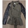 Image 1 : Castle Screen Worn Green and Black H&M Jacket