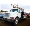 Image 1 : 1998 IHC 4900 SINGLE AXLE PICKER TRUCK