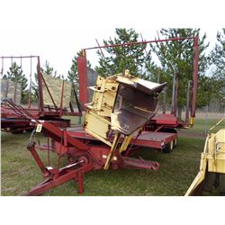 NEW HOLLAND 1033 BALE WAGON