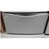 Image 1 : GRAY WASHER PEDESTAL