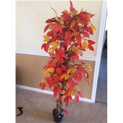 ARTIFICAL TREE - LOOKS VERY REAL