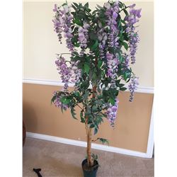 ARTIFICAL TREE - LOOKS VERY REAL