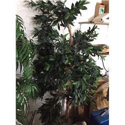 ARTIFICAL TREE - LOOKS VERY REAL