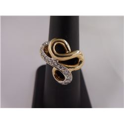 sz6 -14kt Gold and Diamond Ring