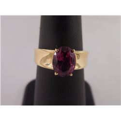 sz 6 - 14kt Gold Ring with Raspberry Garnet Stone