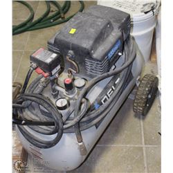 DELTA 135 PSI 1.5 HP PORTABLE AIR COMPRESSOR